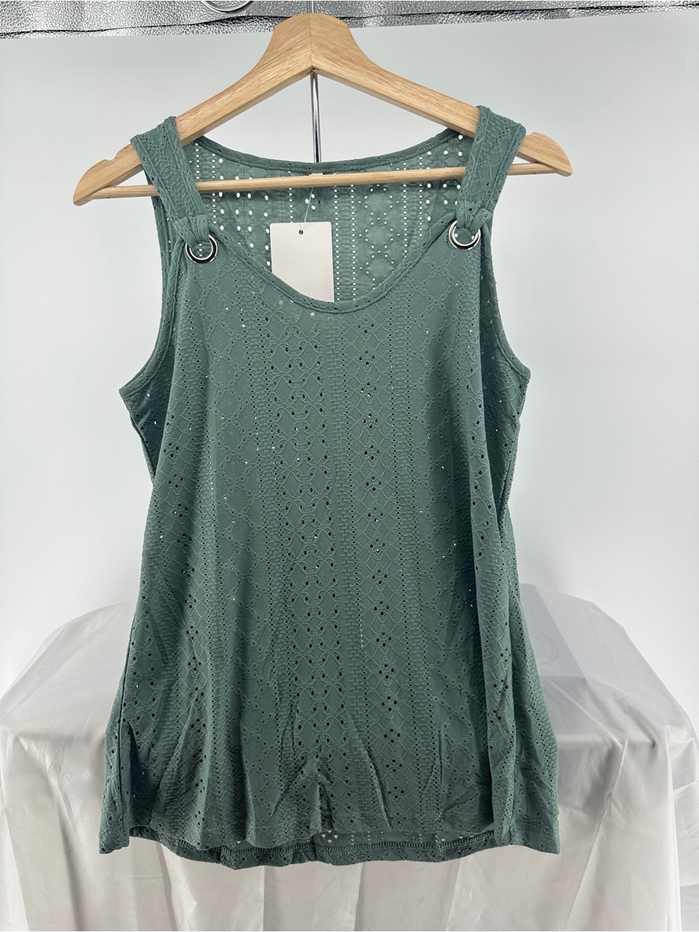 NWT Disamer green sleeveless blouse